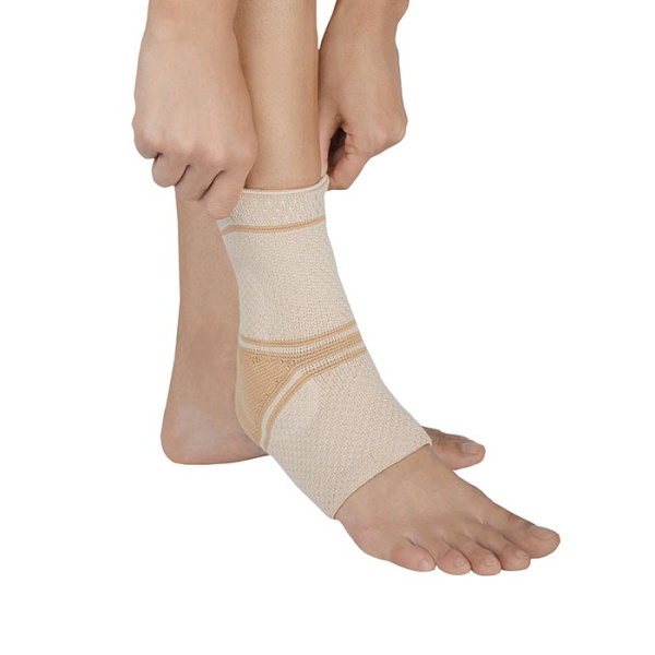 Бандаж компрессионный на голеностопный сустав с силиконовыми пелотами Т-8681/3 Evolution Silver (Т.46.81) 