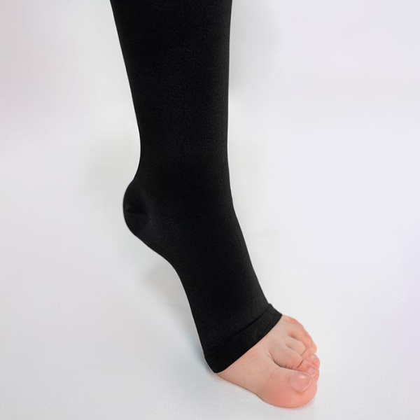 Компрессионные чулки от варикоза с открытым носком 2 класс черные TK.330 VivaLife ТК.330.20  VivaLife