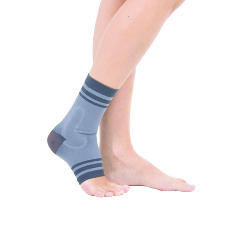 Бандаж компрессионный на голеностопный сустав с силиконовыми вкладышами Т.46.11 (Т-8611) Trives Бандаж компрессионный на голеностопный сустав с силиконовыми вкладышами Т.46.11 (Т-8611) Trives